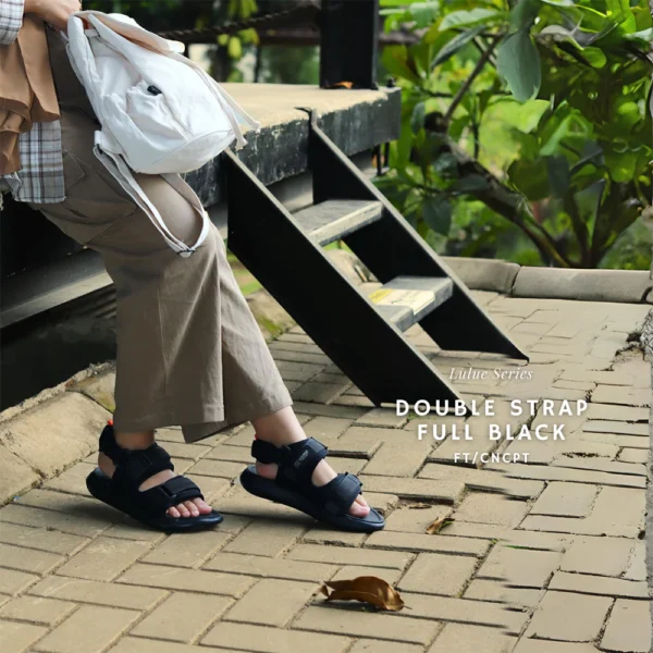 Sandal Kasual Gunung Pria Wanita Kekinian Fullblack Lulue Series 36-44