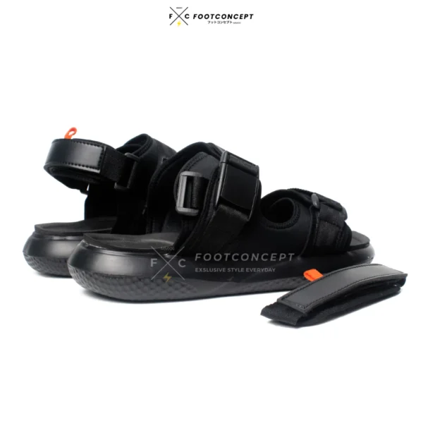 Sandal Kasual Gunung Pria Wanita Kekinian Fullblack Lulue Series 36-44